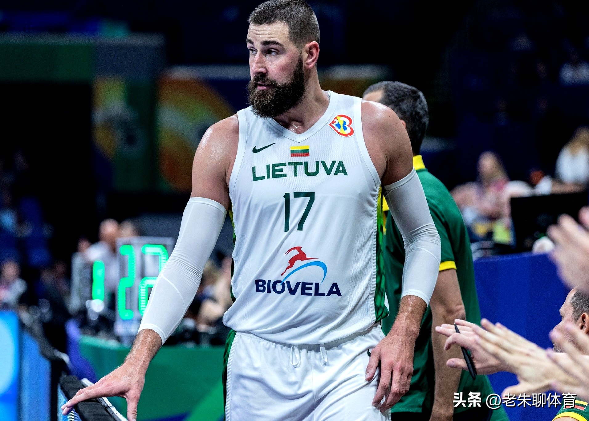 AYX-转会期深圳男篮绝杀压哨：欧篮联节点到来，引发热议，团队化学反应显著(欧篮联赛程比分排名)