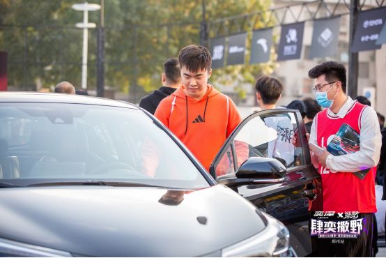 爱游戏体育-Ming回归赛场，势不可挡首场状态亮眼，中国队观众沸腾！的简单介绍