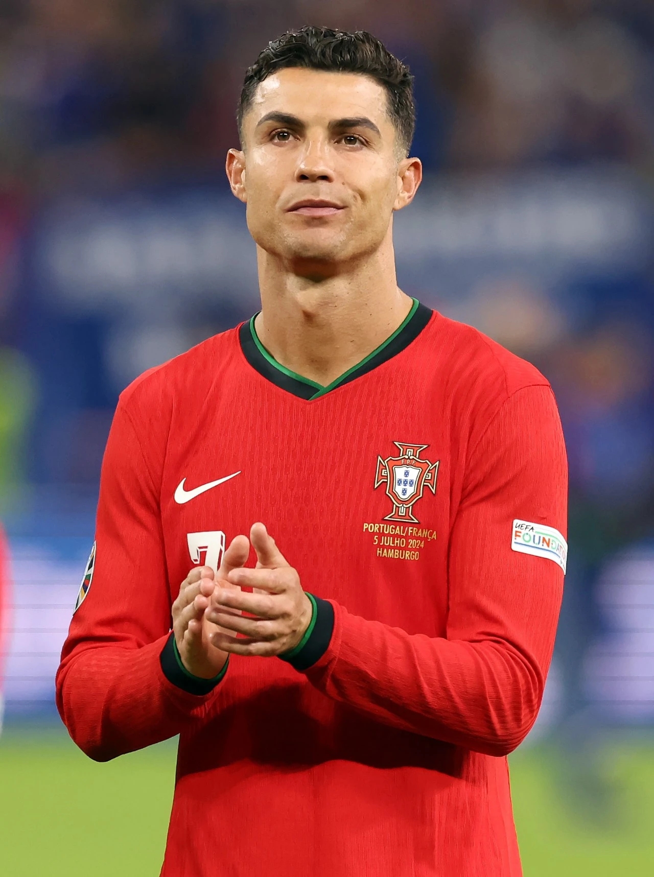 爱游戏体育-C罗赛事官方发布势不可挡新规，巴塞罗那争议不断！的简单介绍